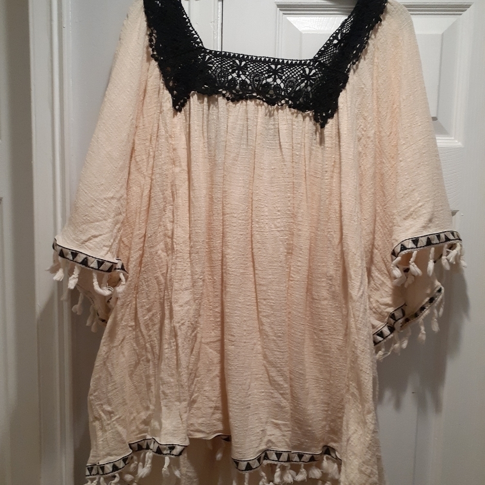 Velzera Cream/Black Tunic Top Size M - Picture 2 of 3